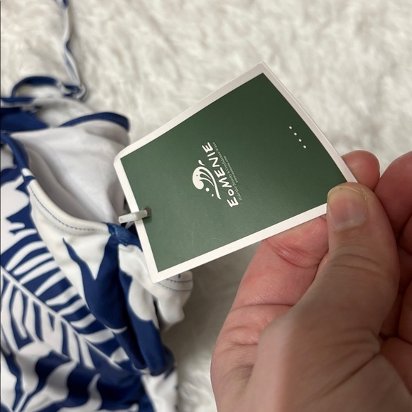 NWT Eomenie Blue And White Floral Print Ruched Sides One Piece Swimsuit Size M - Picture 5 of 10